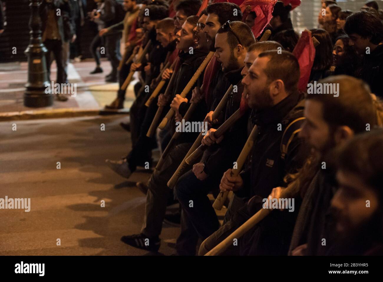 Athens, Greece. 5th Mar, 2020. Protesters march shouting slogans in solidarity with refugees and migrants, demanding open borders. Thousands took to the streets to voice their solidarity with refugees and condemn government migration policies as well as the recent attacks to refugees, journalists and NGO workers by Greek neo-nazis. Credit: Nikolas Georgiou/Alamy Live News Stock Photo