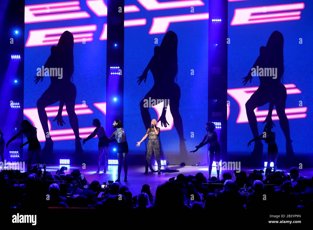 Ellie Goulding on stage at the Global Awards 2020 with Very.co.uk at