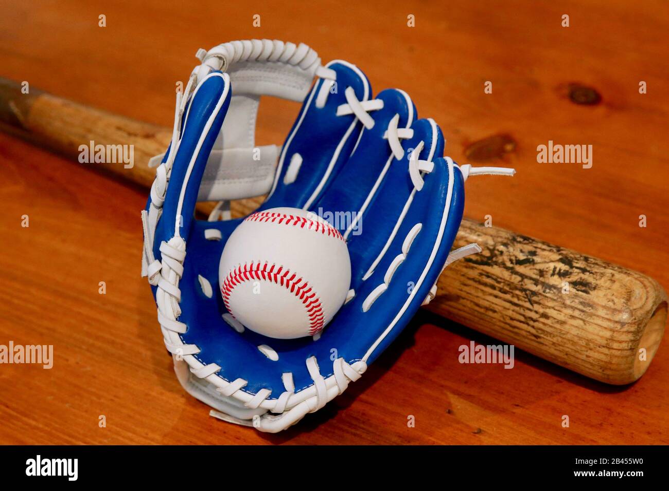 Baseball, glove & bat Stock Photo Alamy