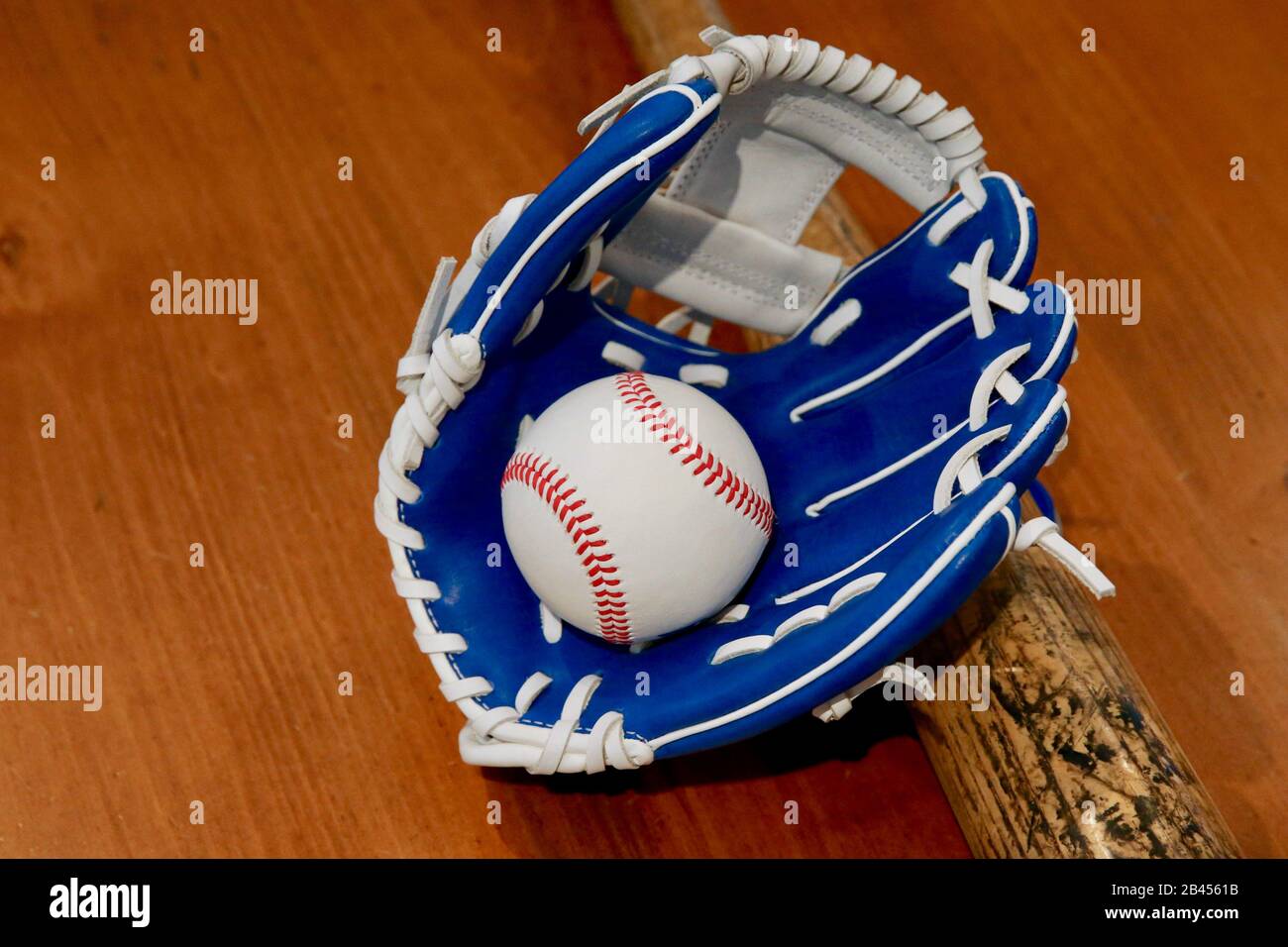 Baseball, glove & bat Stock Photo Alamy