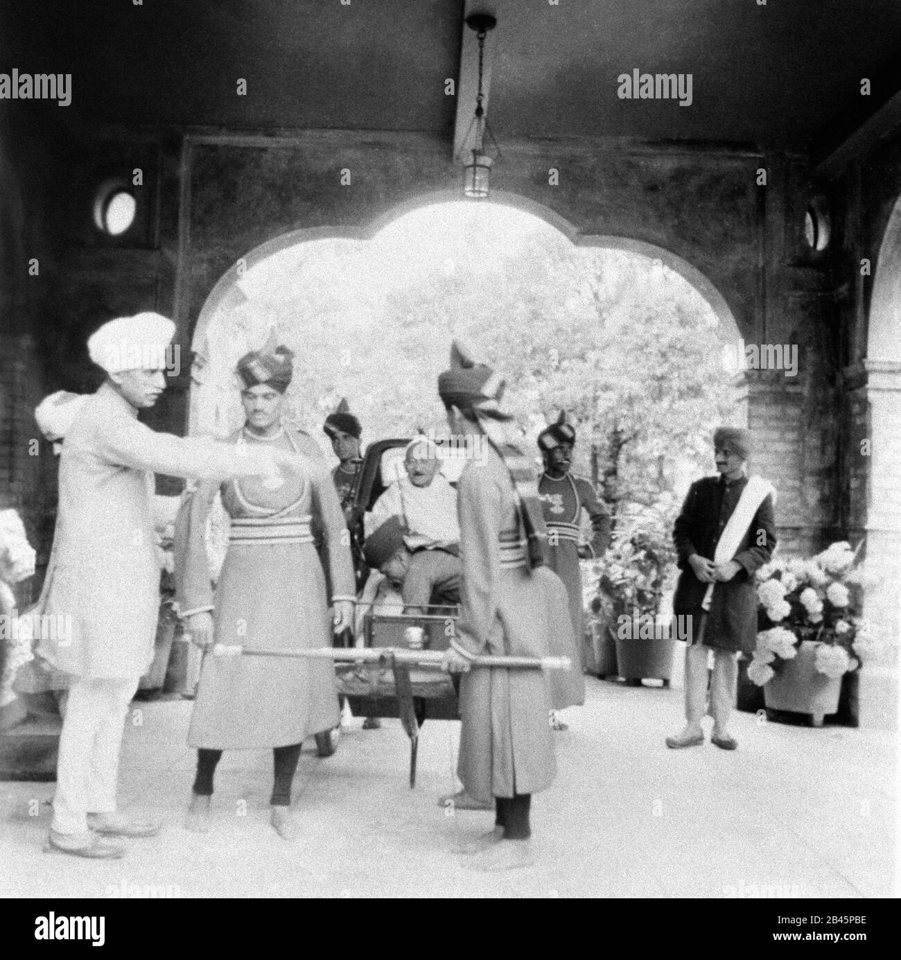 Mahatma Gandhi sitting in hand cart going for meeting with British Viceroy, Delhi, India, September 1939, old vintage 1900s picture Stock Photo