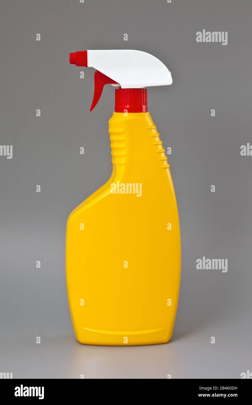 Spray bottle hi-res stock photography and images - Alamy