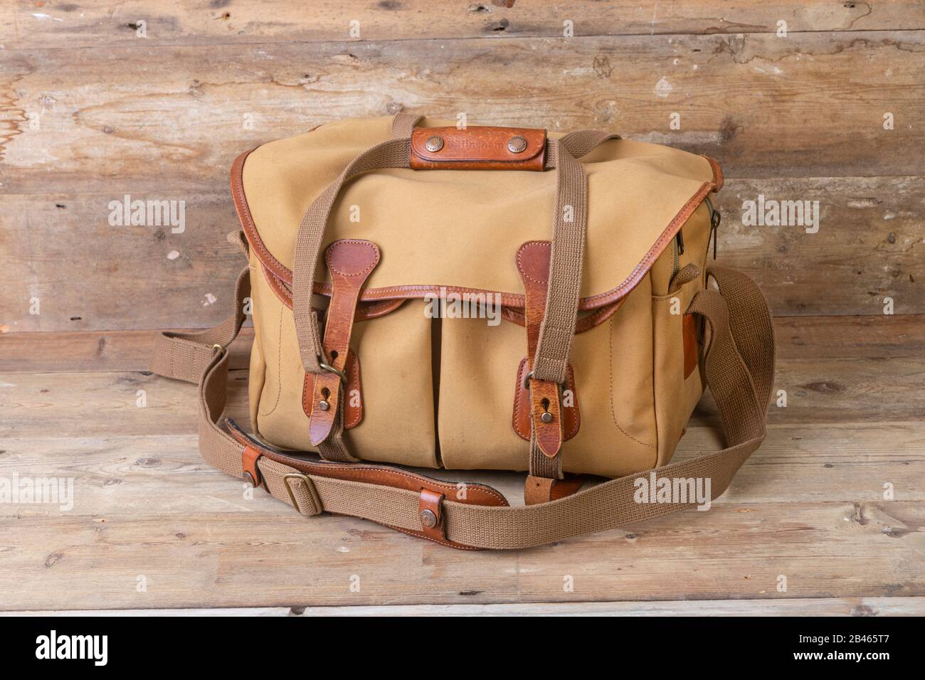 Camera bag hi-res stock photography and images - Alamy