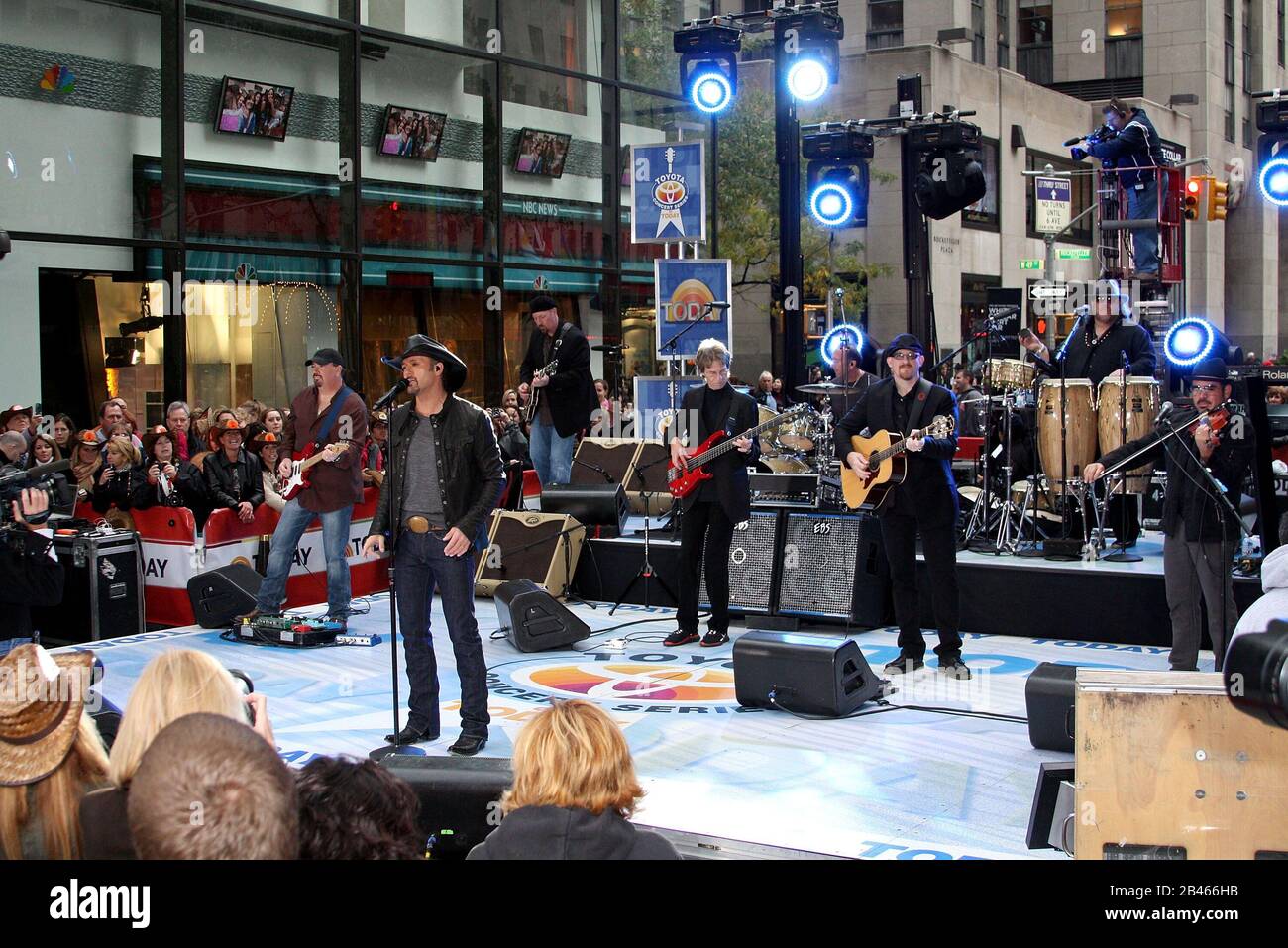 New York, NY, USA. 23 October, 2009. Tim McGraw, performs at the NBC's