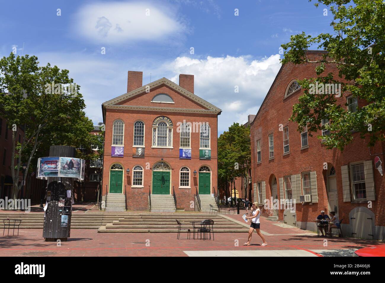 Derby square salem hi-res stock photography and images - Alamy