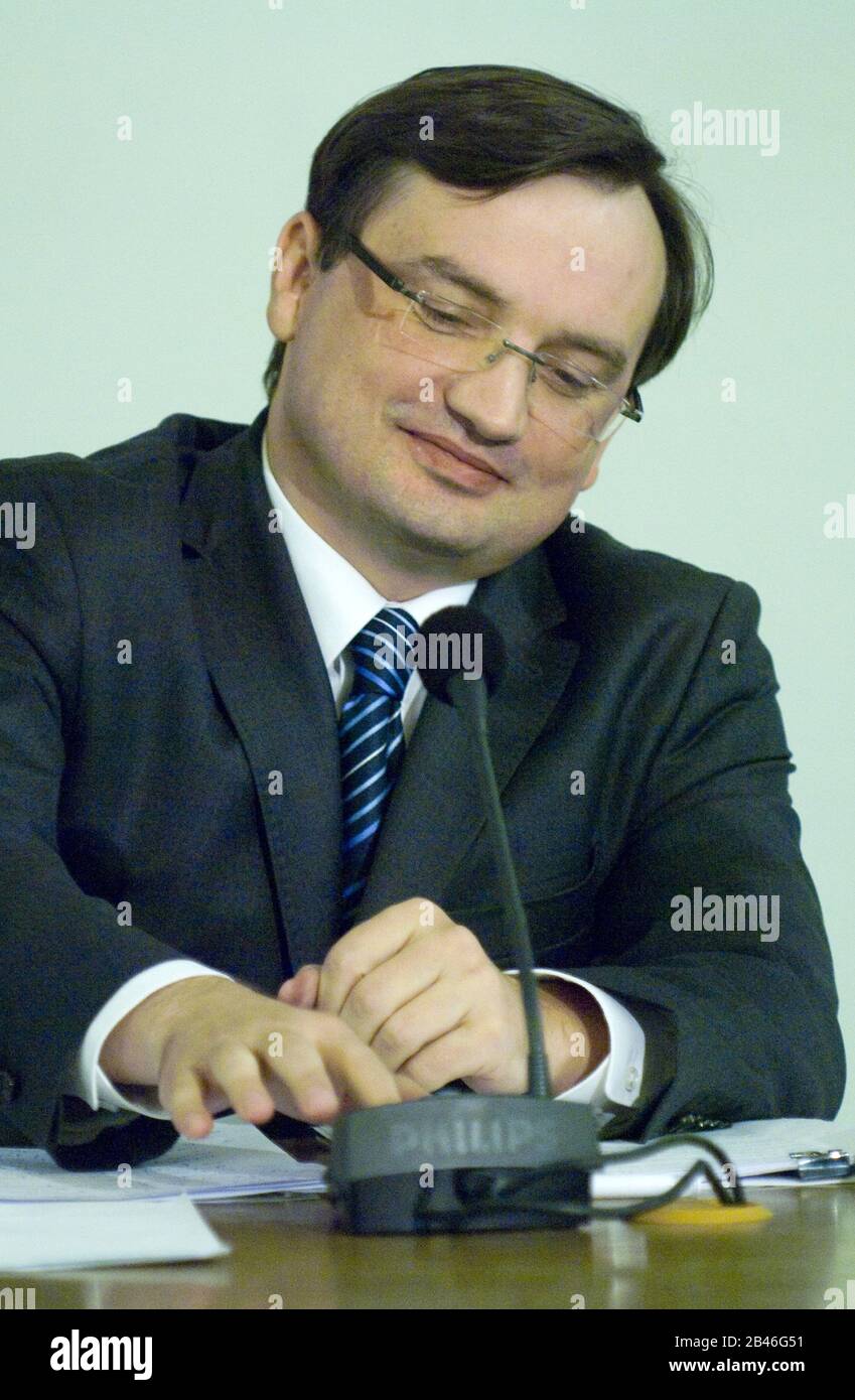 28.09.2010 Warszawa Sejm Komisja Sledcza do zbadania okolicznosci smierci Barbary Blidy - zeznaje byly minister Zbigniew Ziobro N/z Zbigniew Ziobro Stock Photo