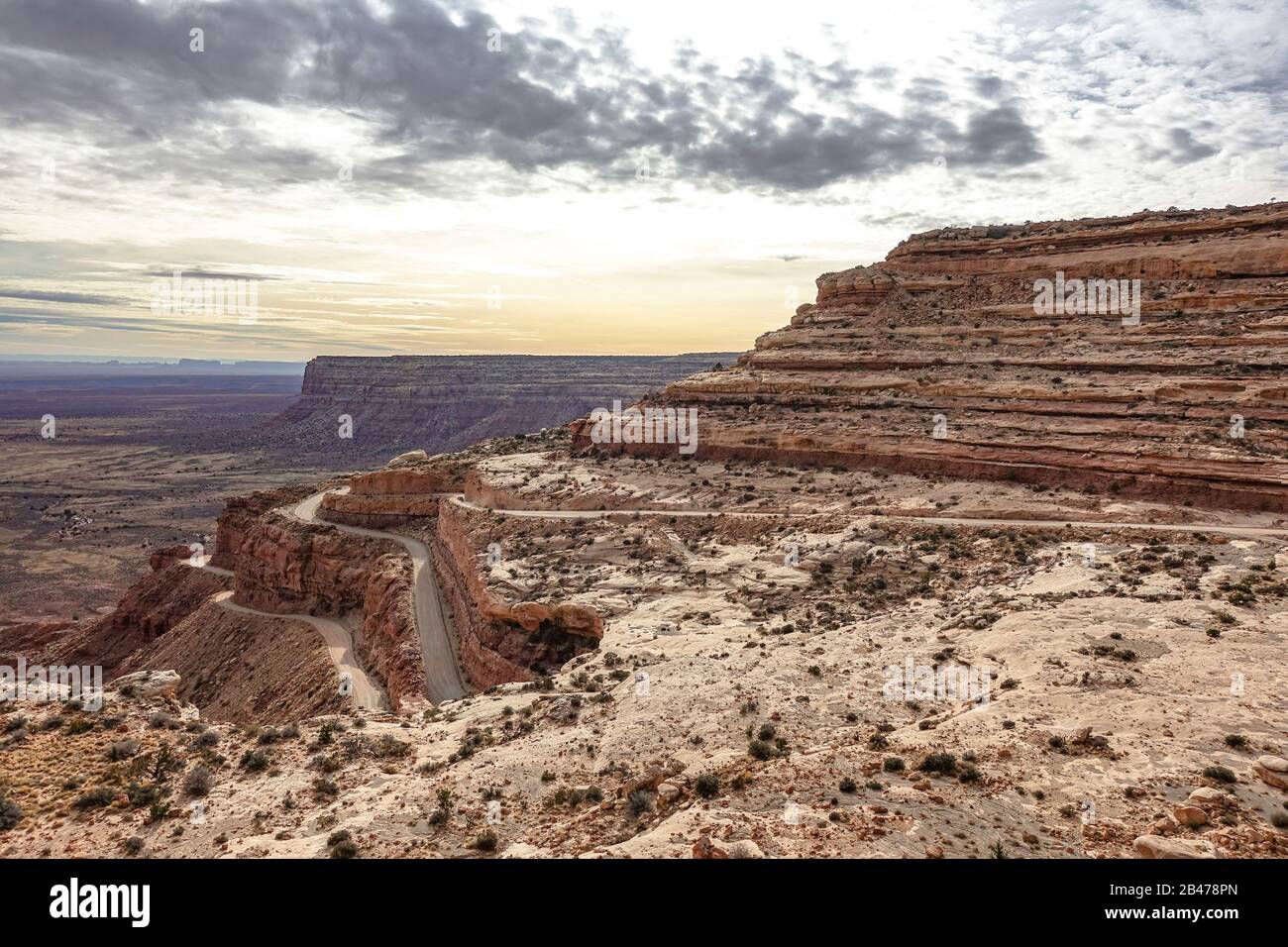 The Mokee / Moki Dugway winding up the side of an escarpment in Utah