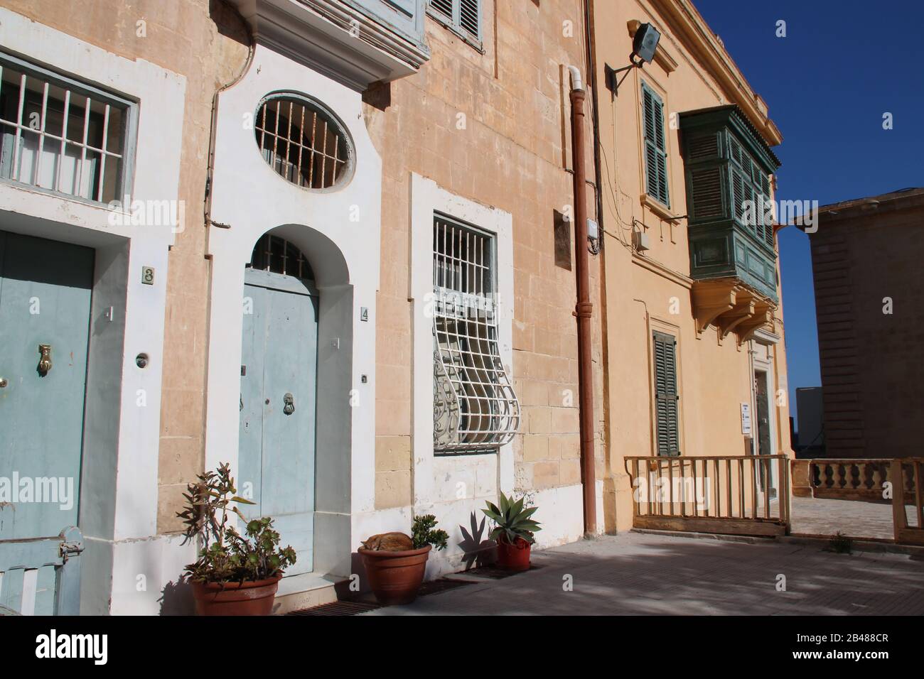 houses in valletta (malta Stock Photo Alamy