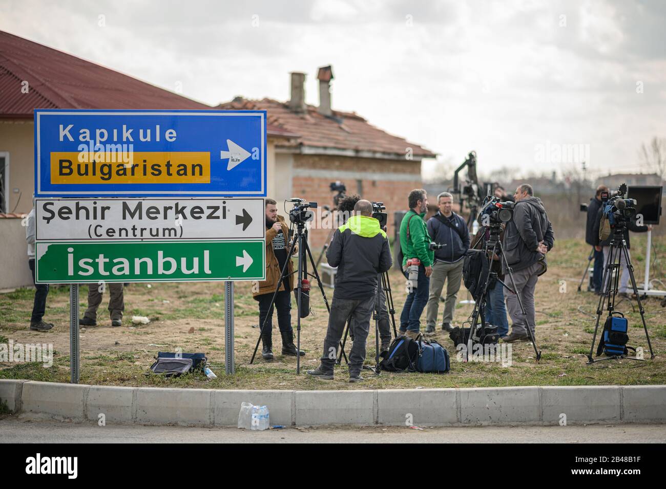 Pazarkule, Turkey. 06th Mar, 2020. Journalists are near the border crossing  Pazarkule-Kastanies. They are blocked