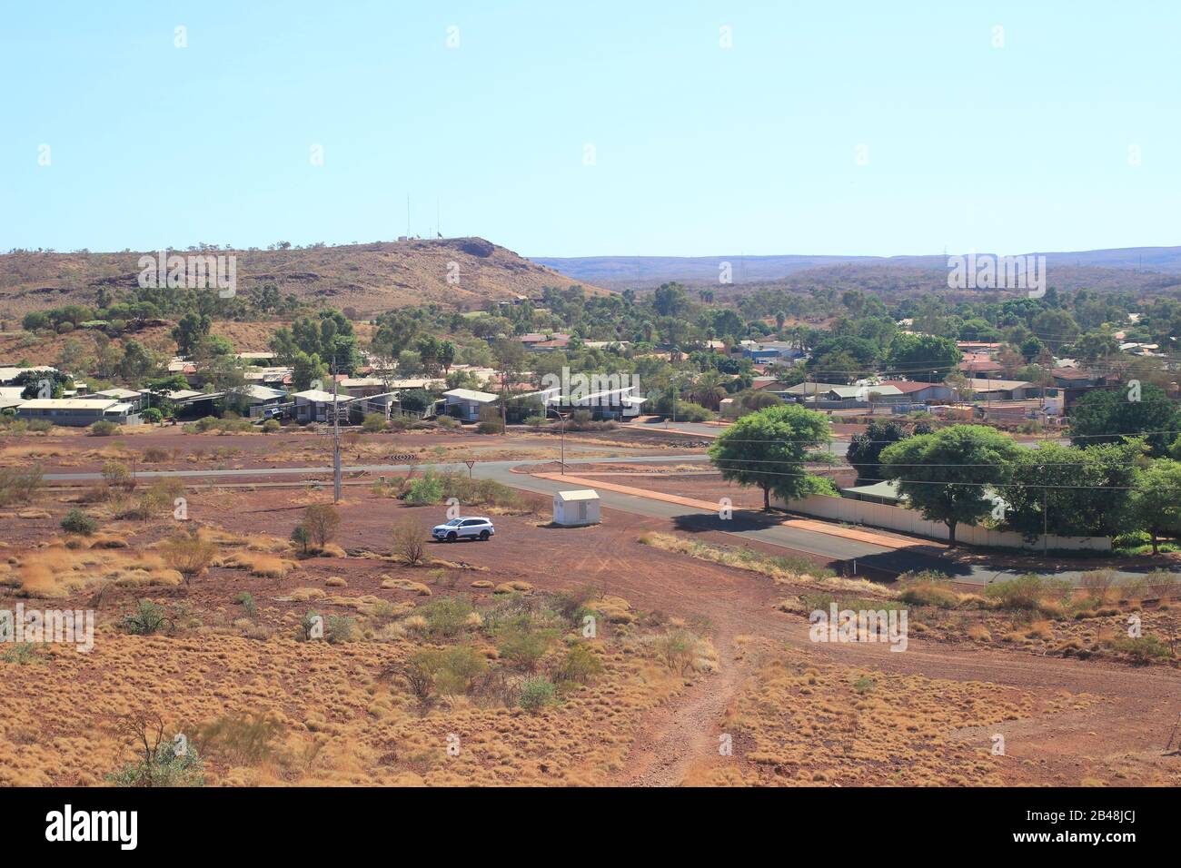 Radio lookout looking over Newman, Western Australia Stock Photo - Alamy