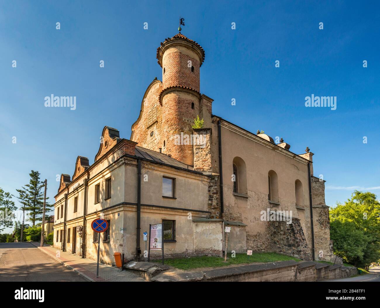 Former synagogue, 17th century, early Baroque, Jewish Mannerism, now Museum of Galician Jews and art gallery, in Lesko, Malopolska, Poland Stock Photo