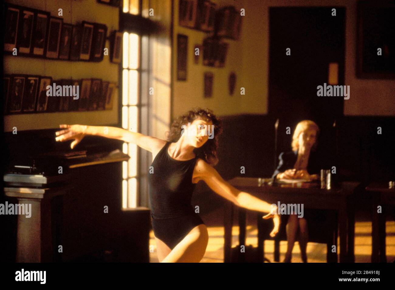 Jennifer Beals Flashdance 1983 Hi-res Stock Photography And Images - Alamy