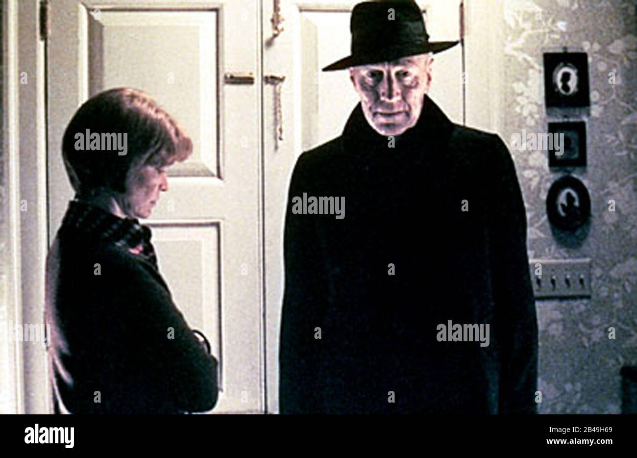 Adult Licensed Exorcist Father Merrin Priest Fancy Dress Costume ...