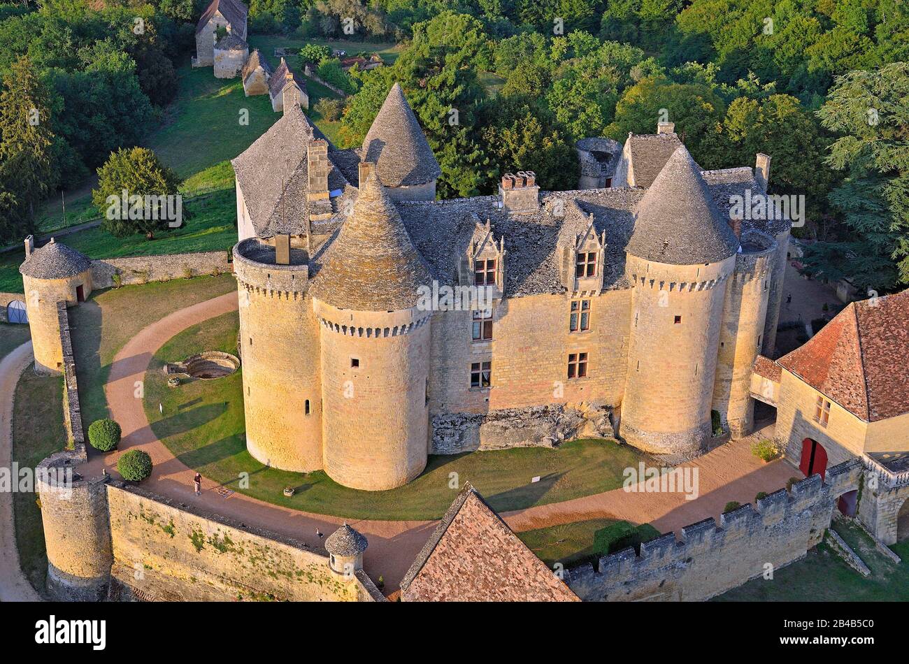 Chateau de fenelon hi-res stock photography and images - Alamy, image size:1300x950