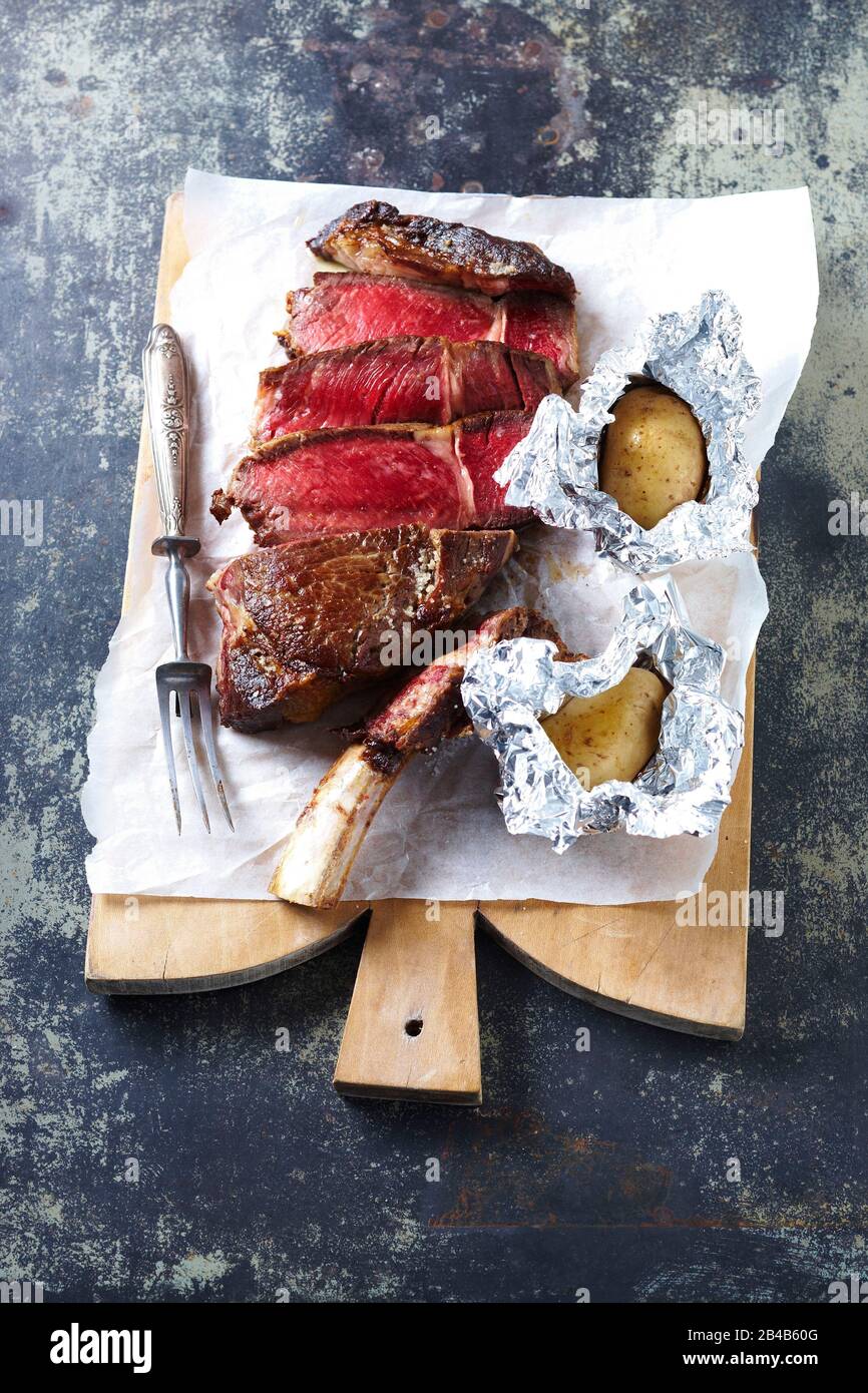 Beef rib cooked at temperature Stock Photo Alamy
