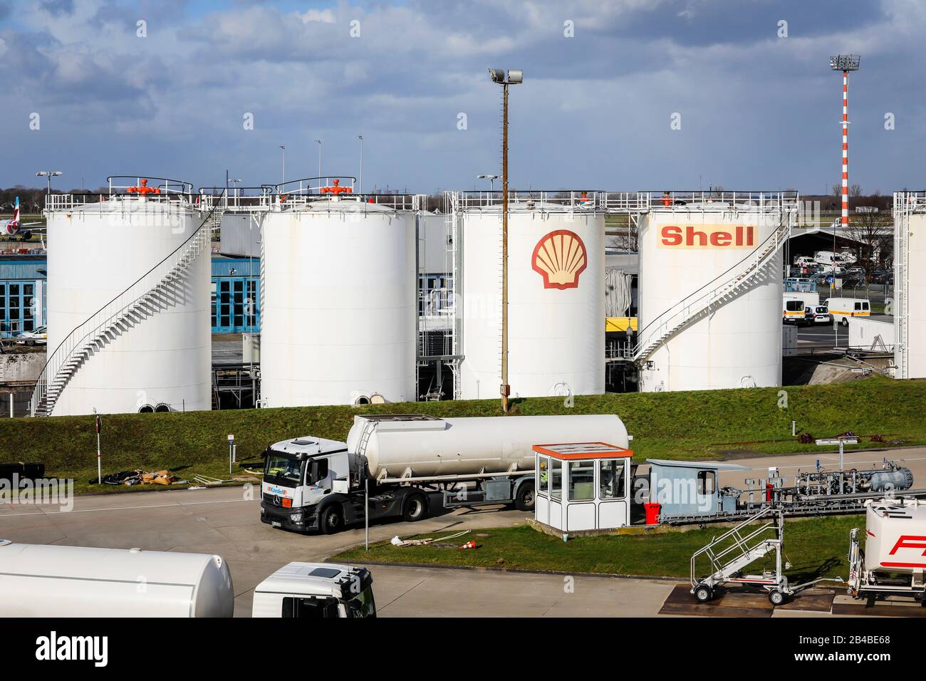 Duesseldorf, North Rhine-Westphalia, Germany - Shell, aviation fuel storage tanks at Duesseldorf airport. Duesseldorf, Nordrhein-Westfalen, Deutschlan Stock Photo