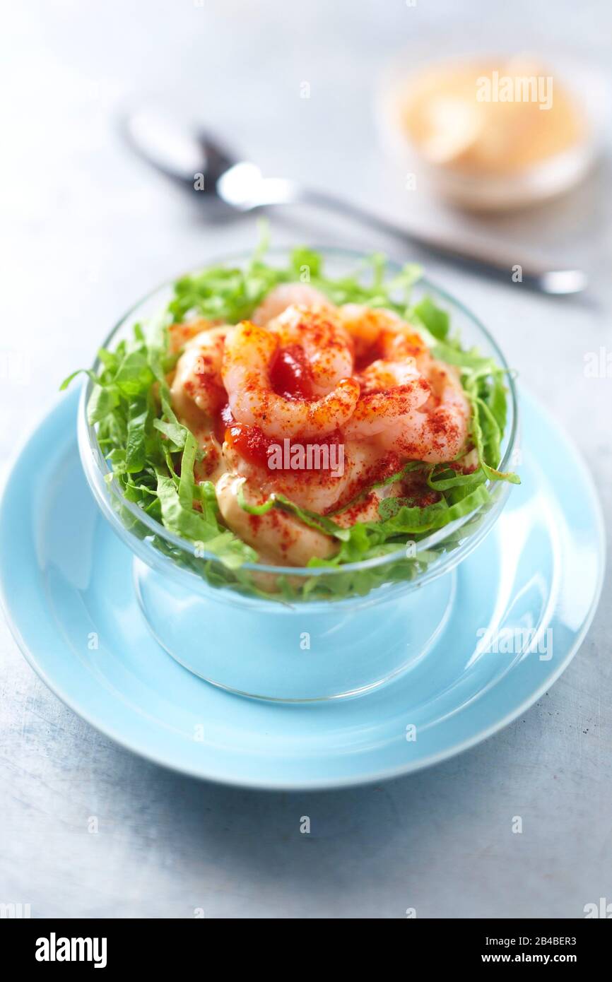 Cocktail shrimp hi-res stock photography and images - Alamy
