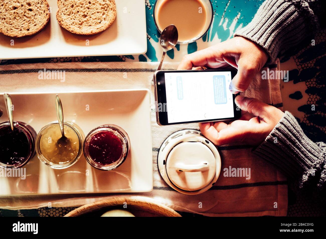 Chat messages hi-res stock photography and images - Alamy