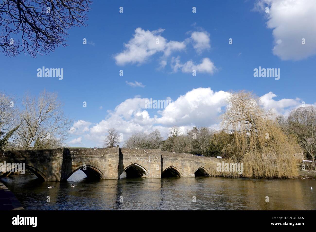 The River Wye in Bakewell, Derbyshire Stock Photo - Alamy