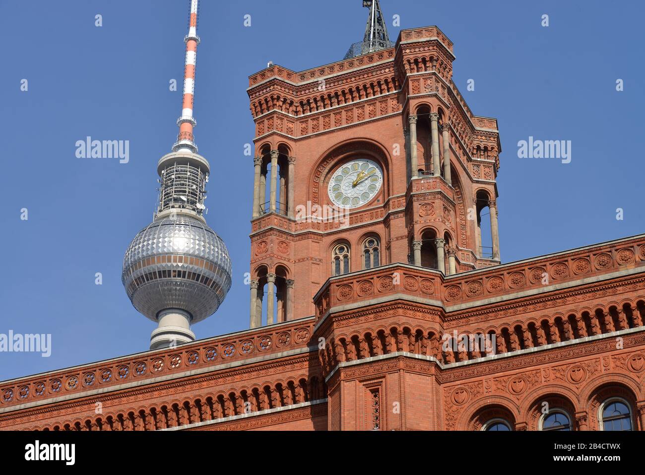 Fernsehturm, Rotes Rathaus, Mitte, Berlin, Deutschland Stock Photo
