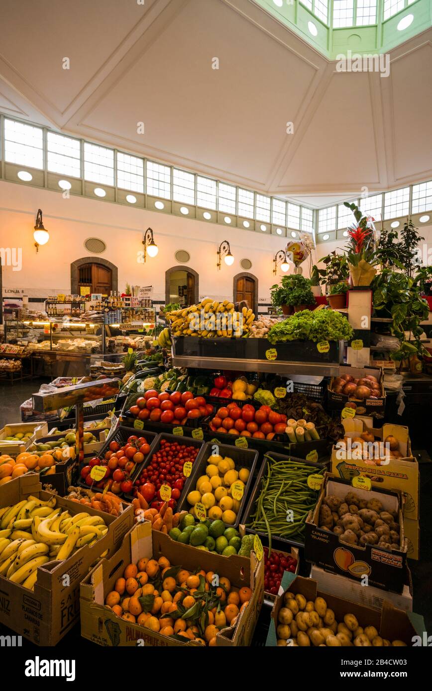 Spain, Canary Islands, La Palma Island, Santa Cruz de la Palma, Mercado La Recova, food market, interior, NR Stock Photo