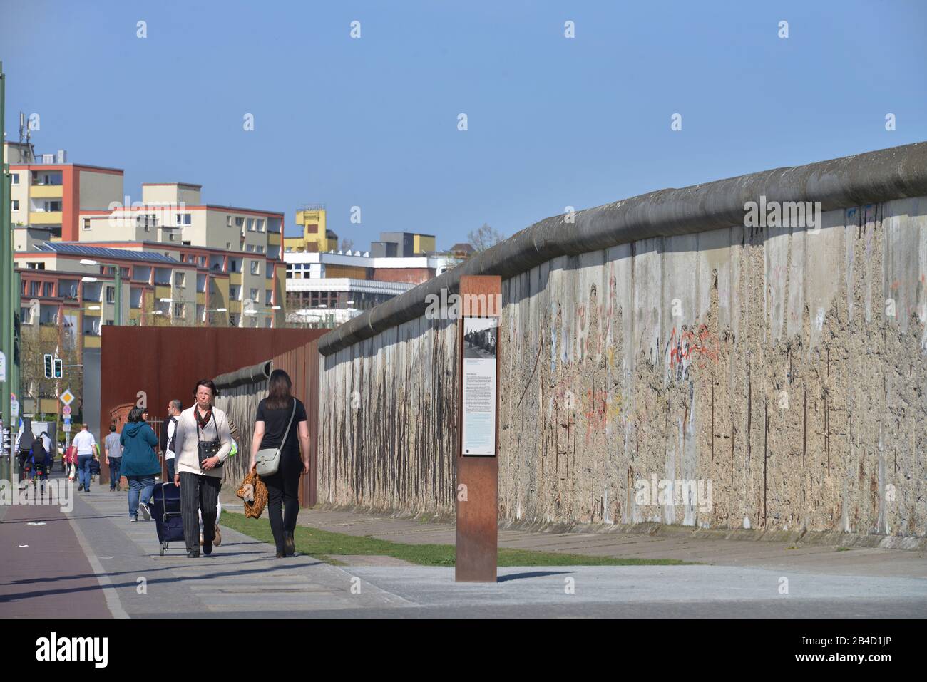 Grenzmauer, Gedenkstaette Berliner Mauer, Bernauer Strasse, Mitte, Berlin, Deutschland / Gedenkstätte Stock Photo