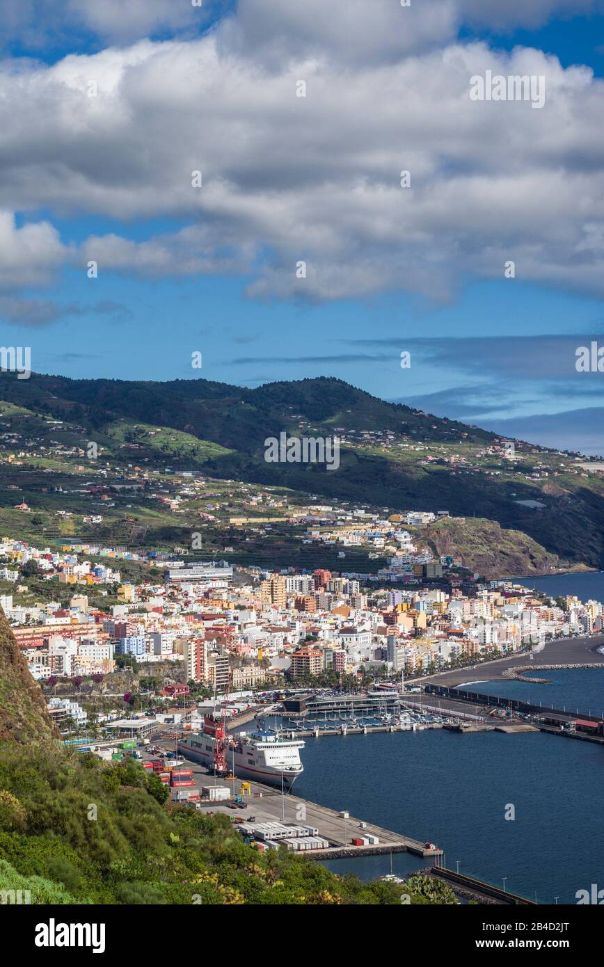 Spain, Canary Islands, La Palma Island, Santa Cruz de la Palma, elevated view with port Stock Photo