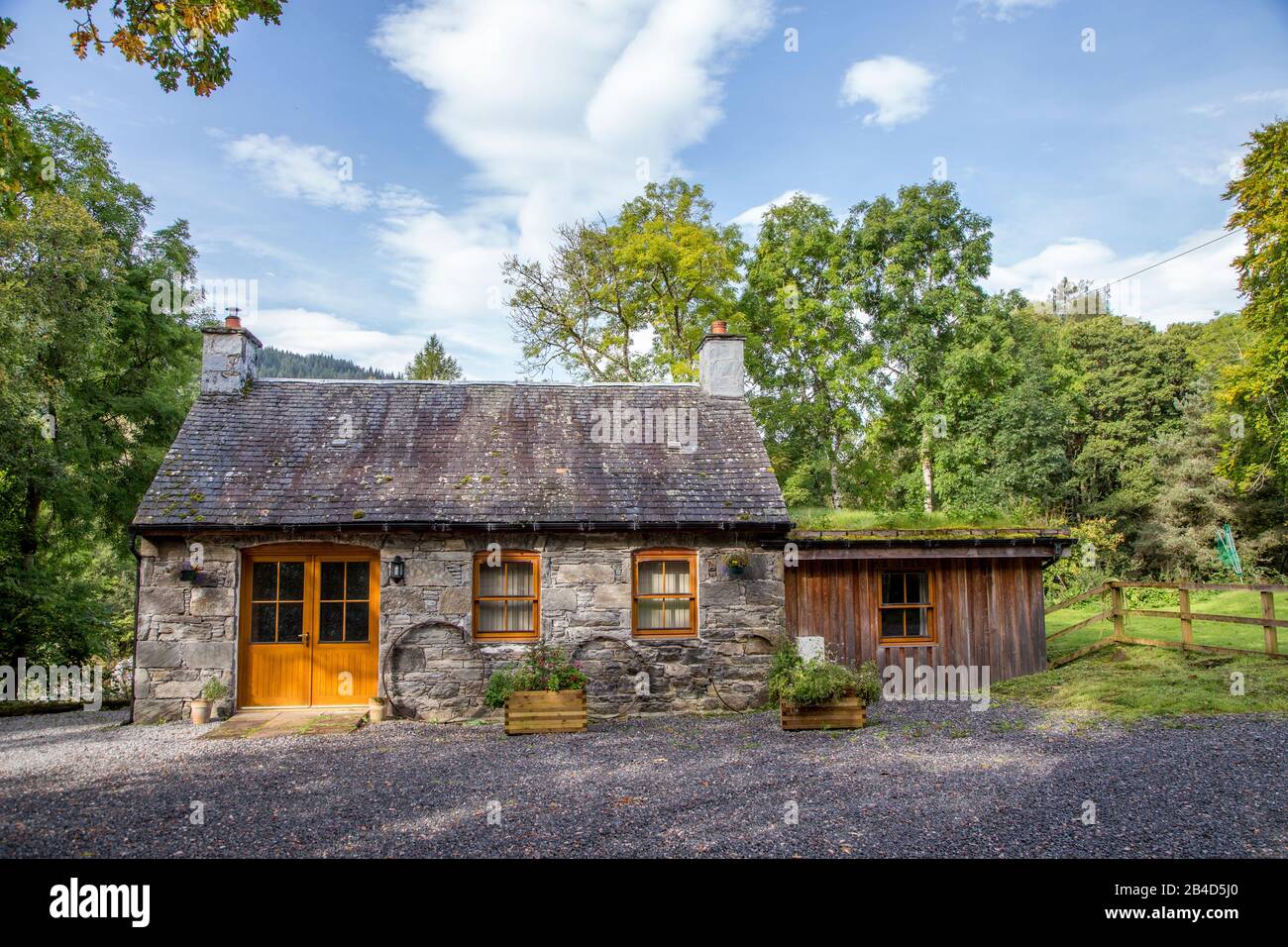 beautiful old stone house in scotland Stock Photo Alamy