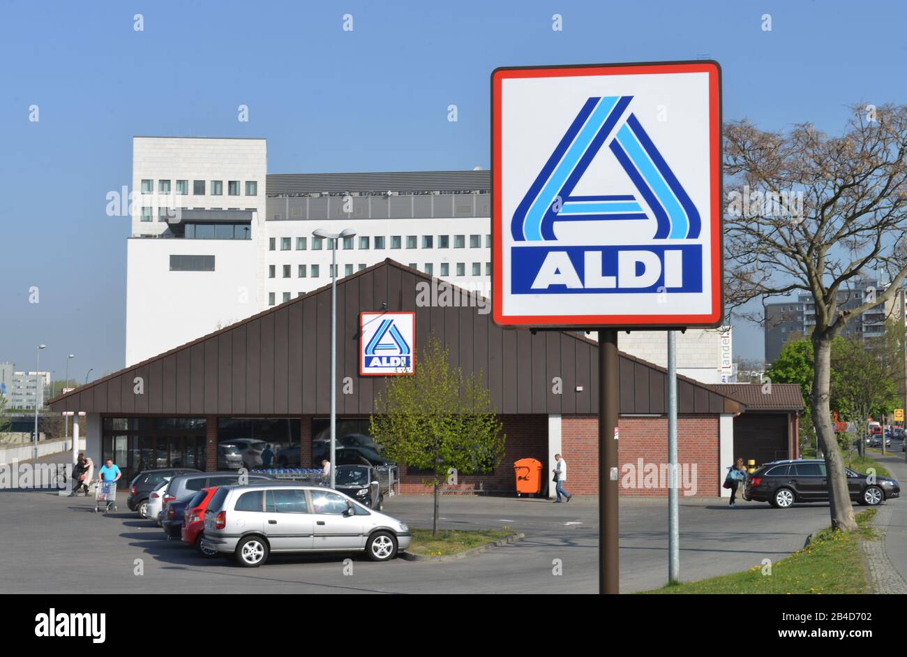 Aldi Markt, Storkower Strasse, Lichtenberg, Berlin, Deutschland Stock Photo  - Alamy