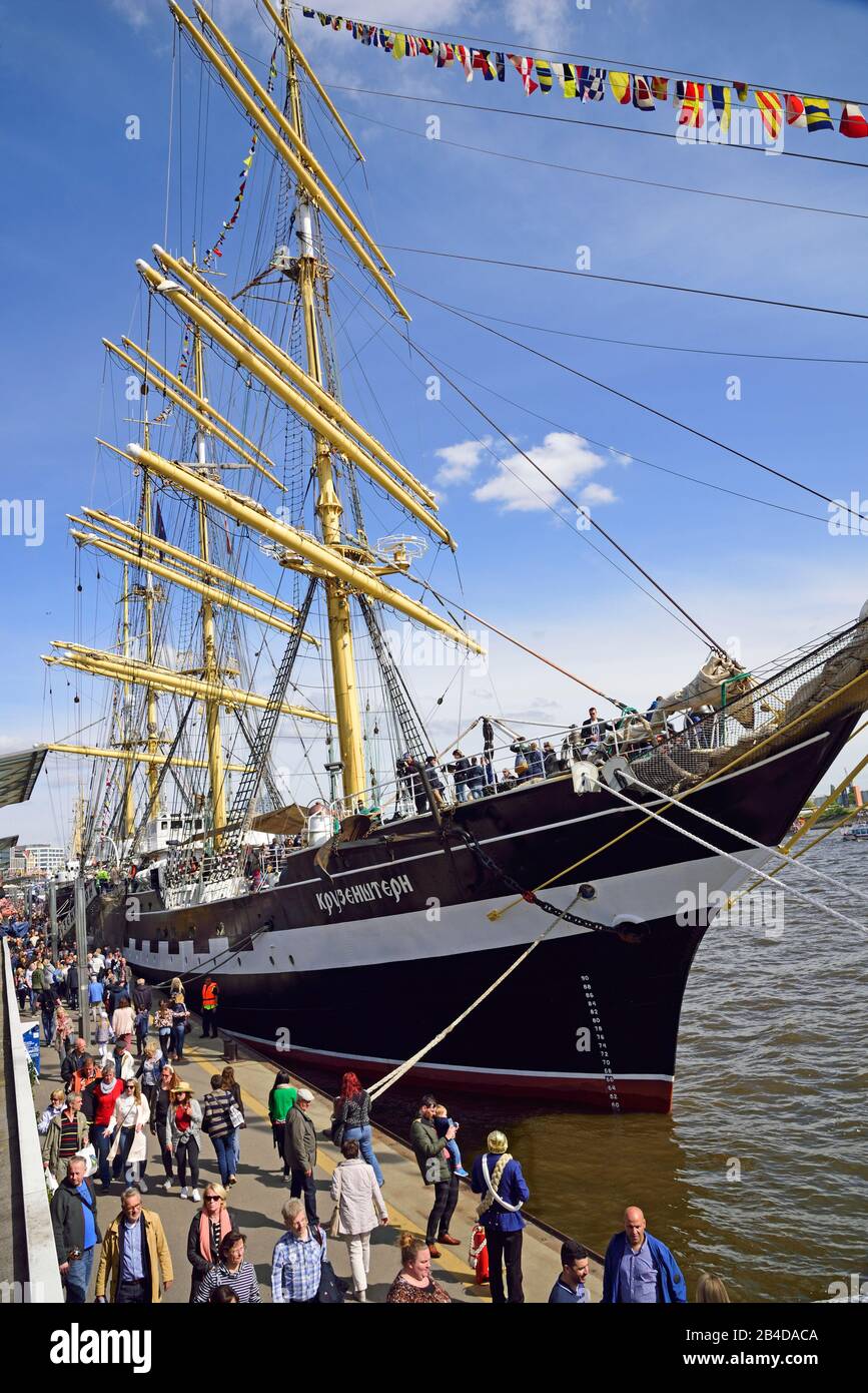 Europe, Germany, Hanseatic City of Hamburg, Harbor Birthday, Viermastbark Kruzenshtern, visitor rush, Stock Photo