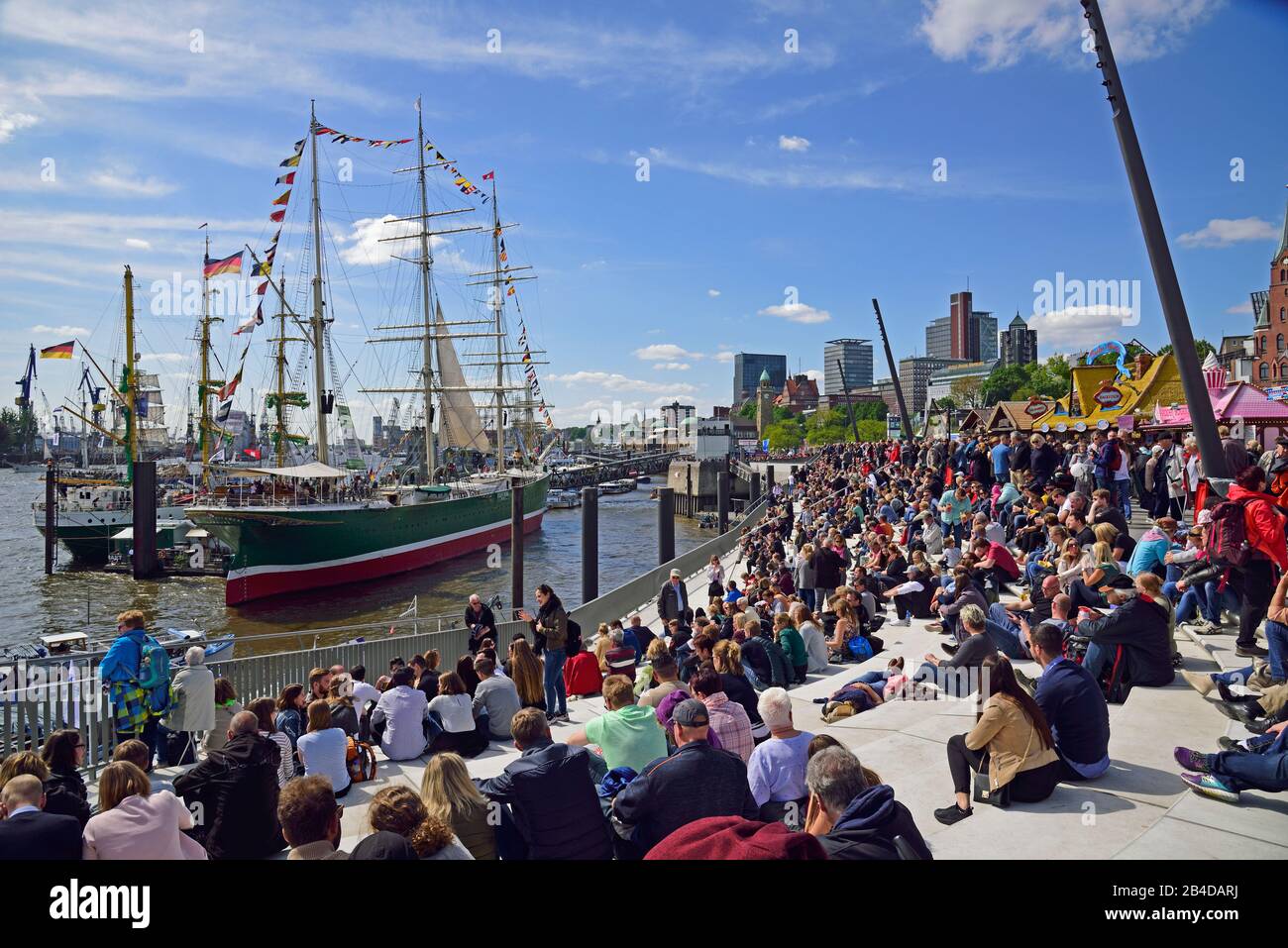 Europe, Germany, Hanseatic city of Hamburg, harbor, Baumwall, flood protection system, flood protection wall with integrated promenade, visitor to the port birthday, windjammer Rickmer Rickmers, museum ship, Stock Photo
