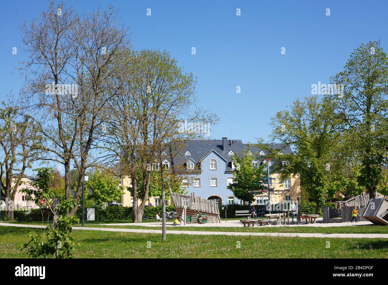 Grünanlage mit Wohngebäuden, Bertrange, Batringen, Luxemburg, Europa Stock Photo