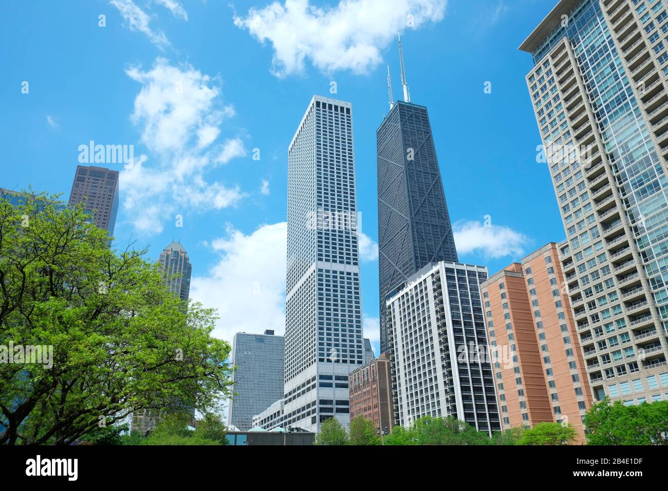 Picture of Chicago magnificent mile hi-res stock photography and images - Alamy