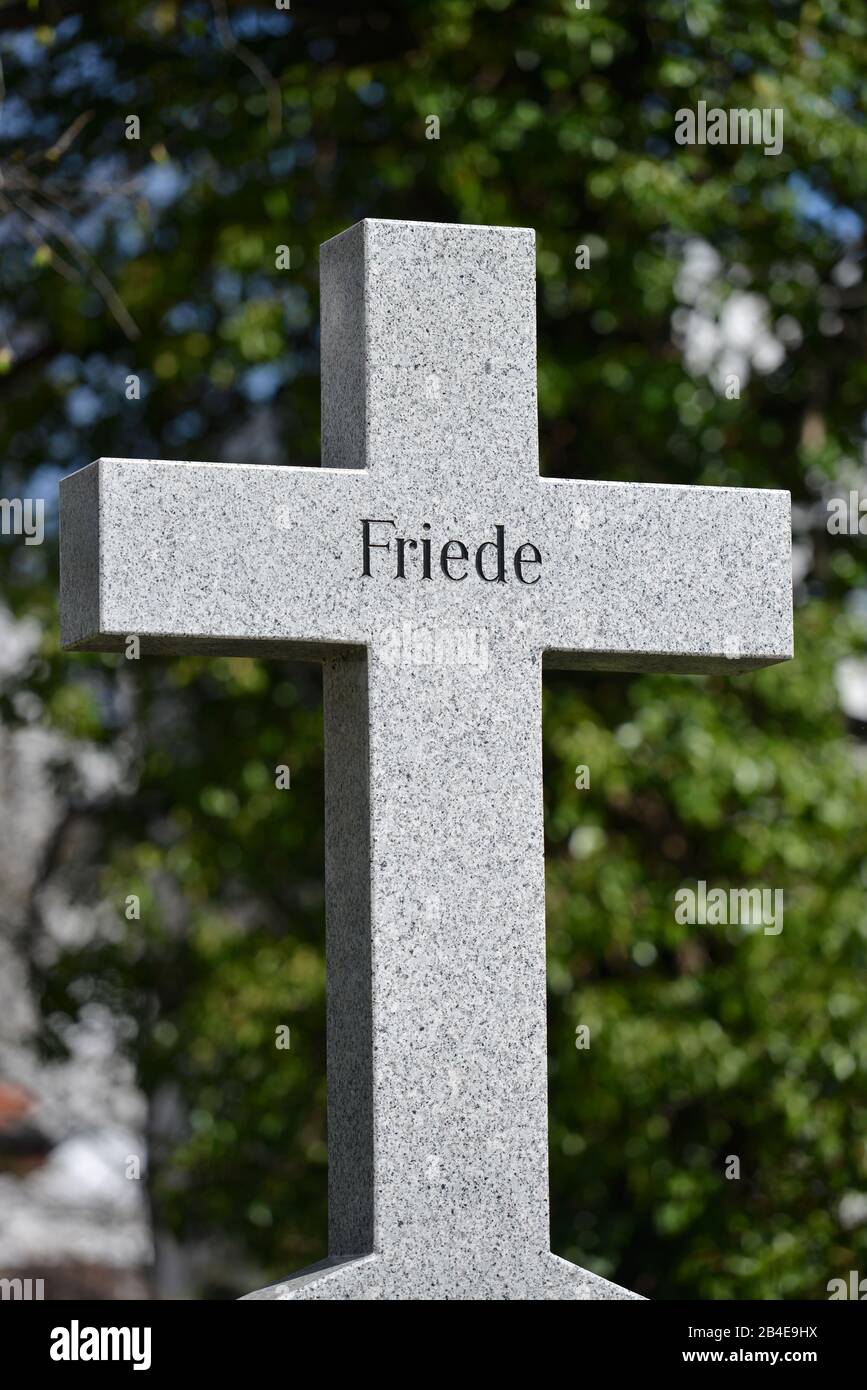 Grab, Kreuz, Friede, Invalidenfriedhof, Scharnhorststrasse, Mitte, Berlin, Deutschland Stock Photo