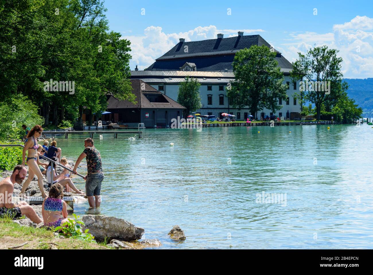 Schorfling Am Attersee Lake Attersee Castle Schloss Kammer Bathers In Salzkammergut Oberosterreich Upper Austria Austria Stock Photo Alamy