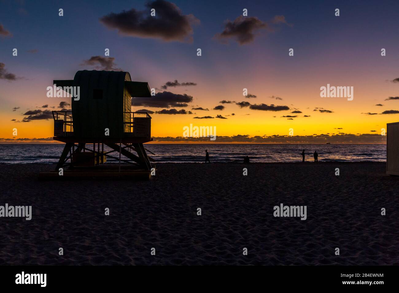 Baywatch Häuschen, Sonnenaufgang, Miami Beach, Florida, USA, Nordamerika Stock Photo