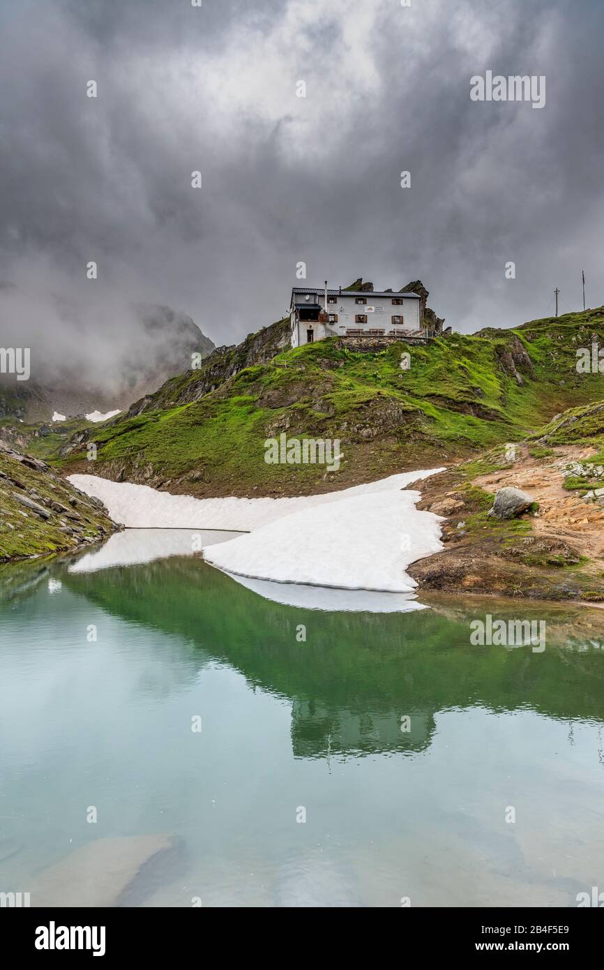 Prettau, Ahrntal, Provinz Bozen, Südtirol, Italien. Die Lenkjöchlhütte Stock Photo