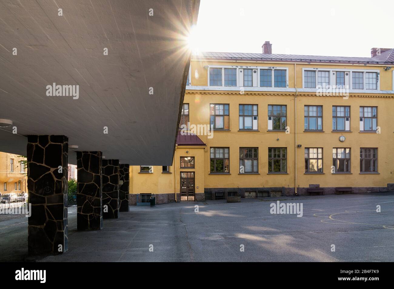 Helsinki, Tehtaankatu-Grundschule, Schulhof, leer, Schulferien, Sommerferien Stock Photo