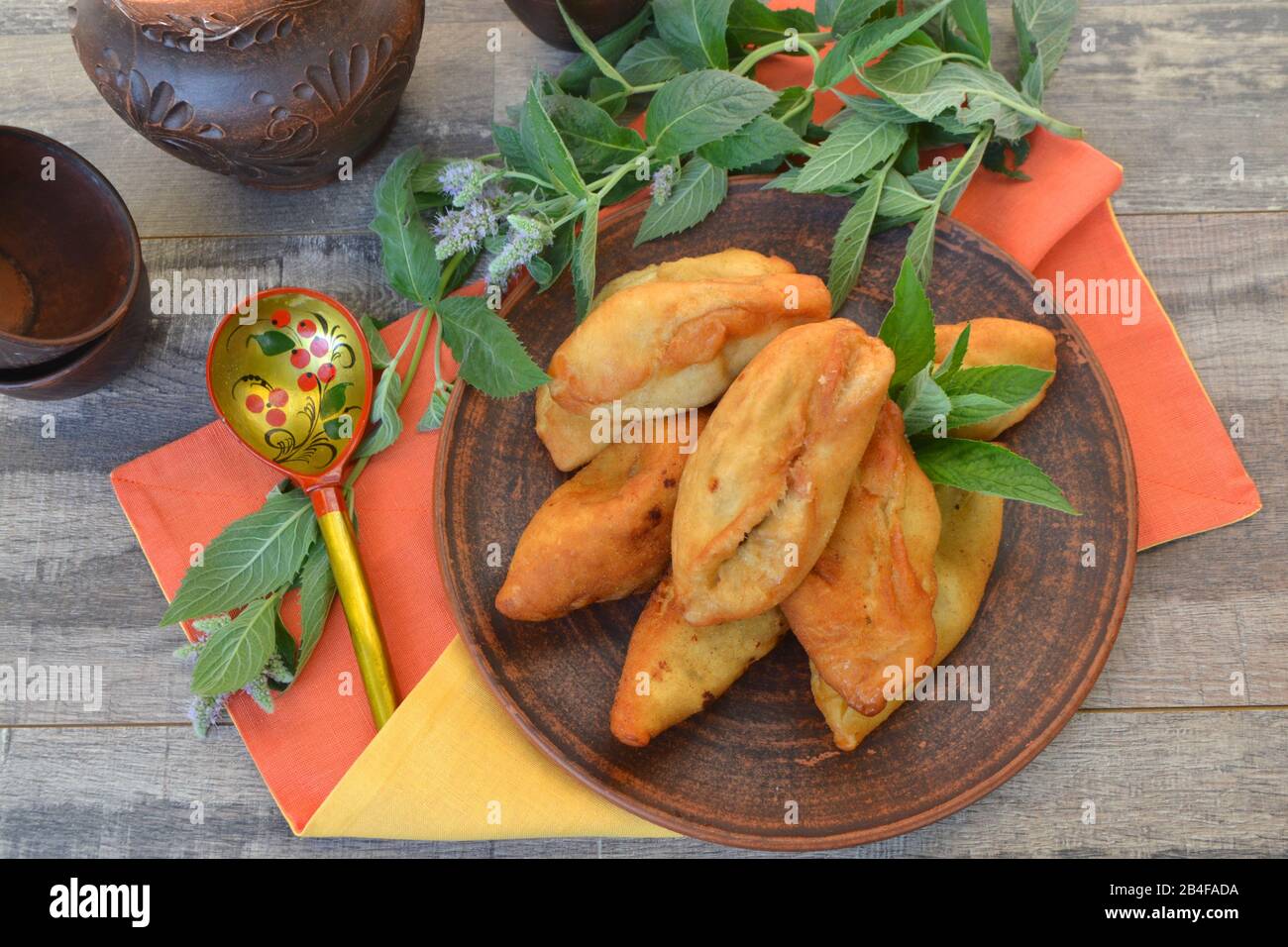 Golden pies hi-res stock photography and images - Alamy