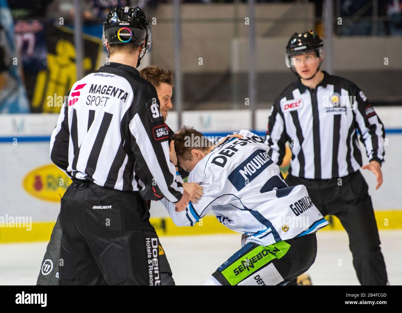 Ice hockey del hires stock photography and images Alamy