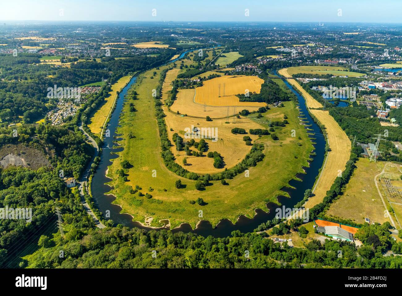 Aerial view of the Ruhr with Ruhrbogen and riverbanks at the Isenbergstrasse in Hattingen, Ruhrgebiet, North Rhine-Westphalia, Germany, Stock Photo