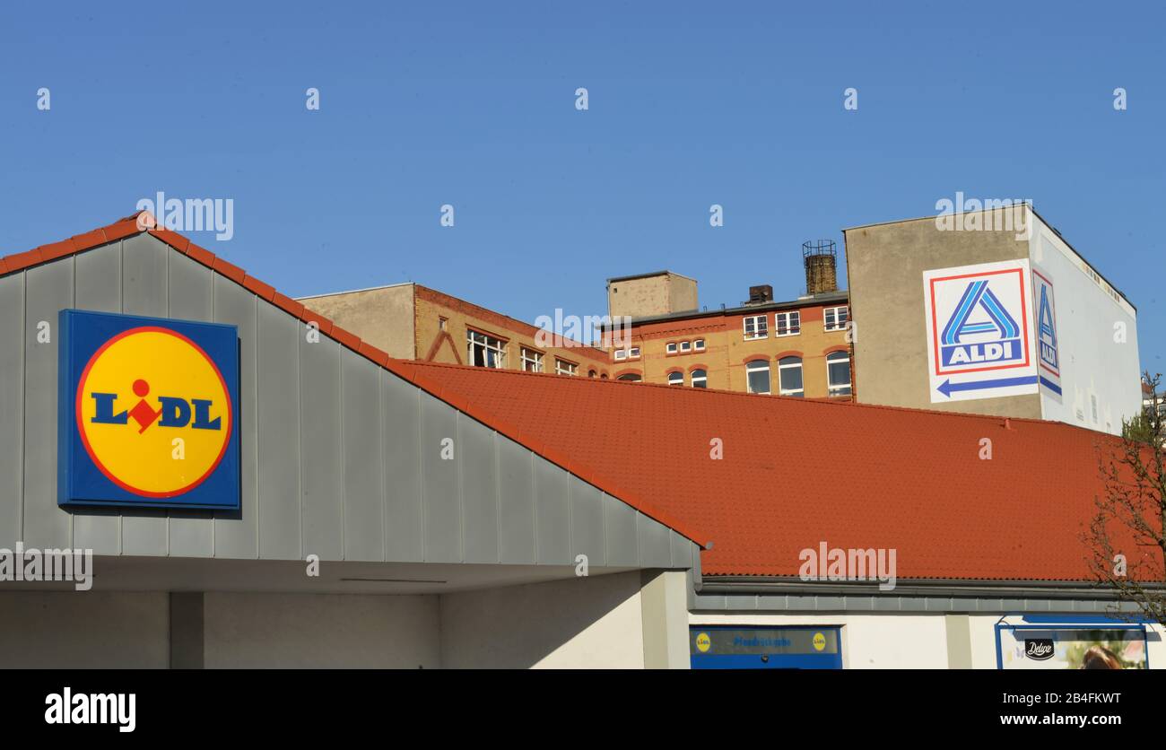 Lidl Aldi, Kreuzbergstrasse, Kreuzberg, Berlin, Deutschland Stock Photo
