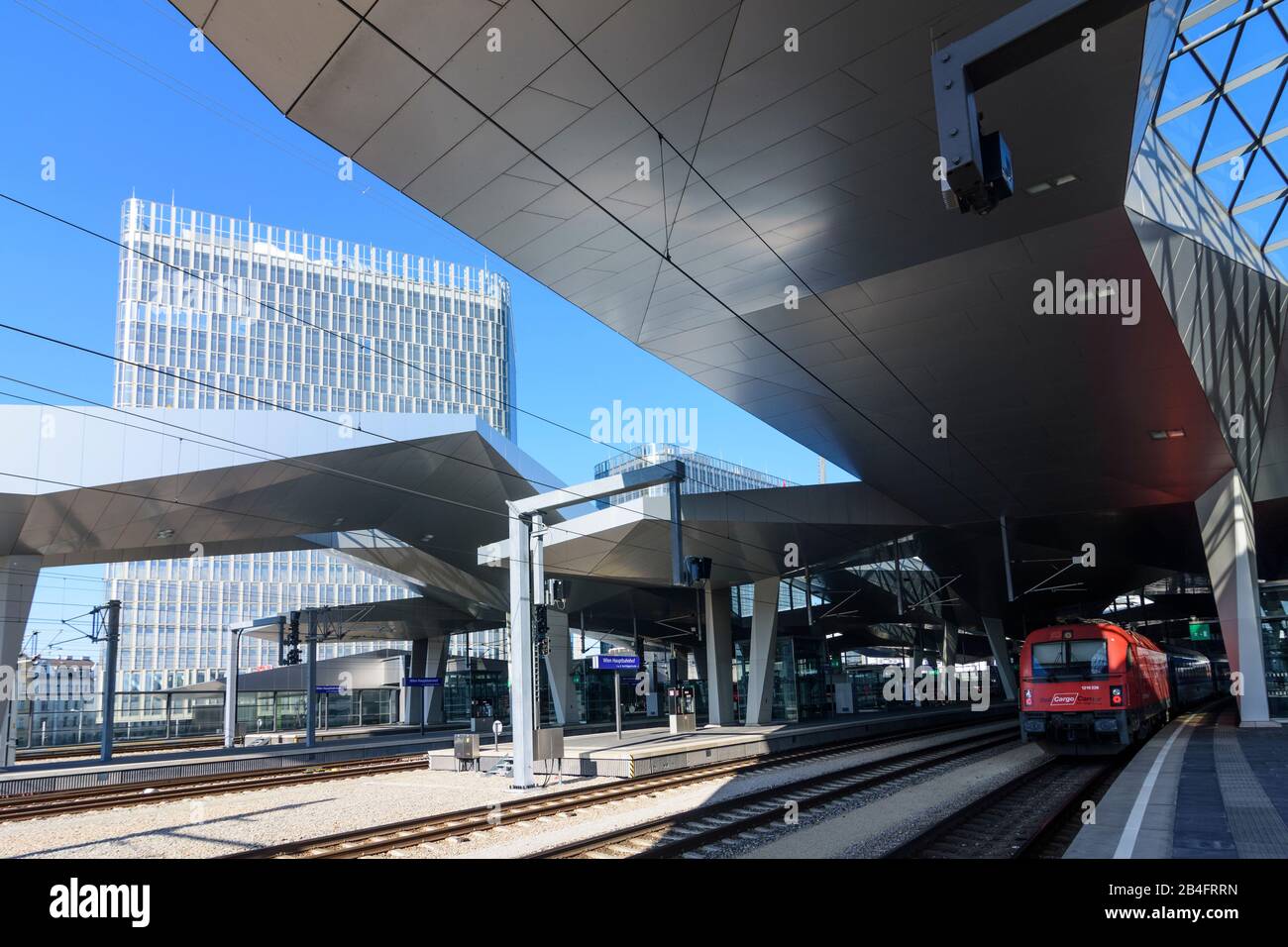 Wien / Vienna, main station Wien Hauptbahnhof, Railjet train of ÖBB,  platform in 11. Favoriten, Wien, Austria Stock Photo - Alamy