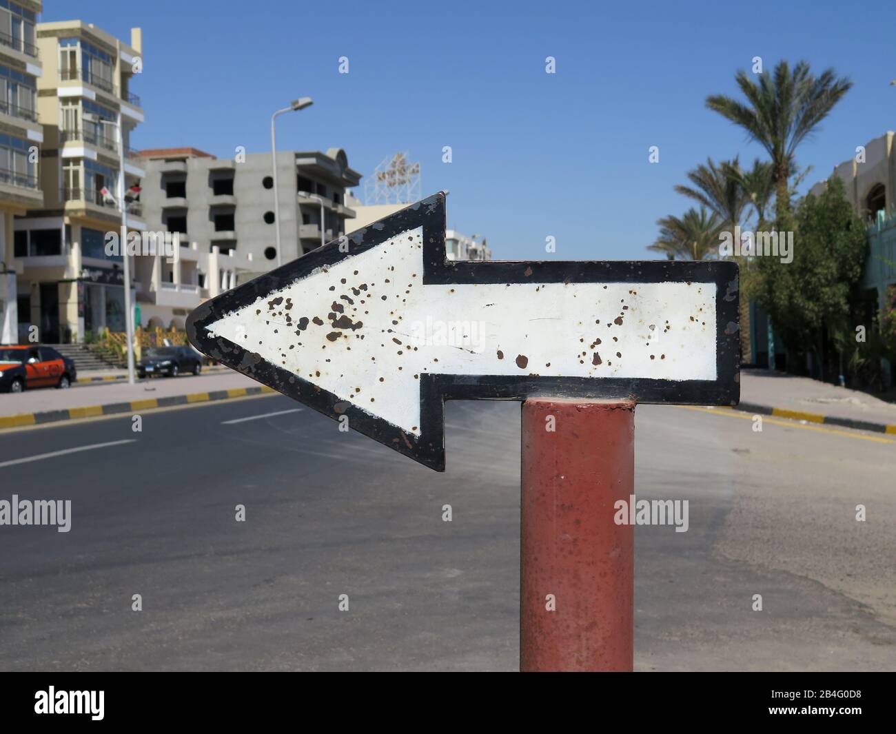 Pfeil, Verkehrsschild, Hurghada, Aegypten / Ägypten Stock Photo