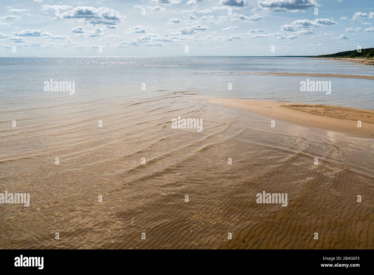 Estland, Peipsi Järv, Peipsi-See, Strand bei Kauksi, Wasser- und Sandstrukturen Stock Photo