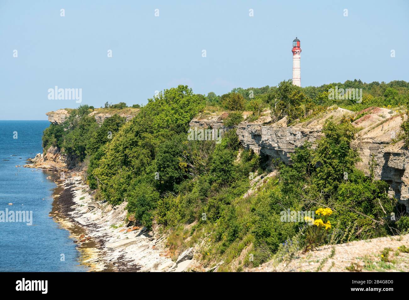 Estland, Ostseeküste, Pakri-Pank, Steilküste, Leuchtturm Stock Photo