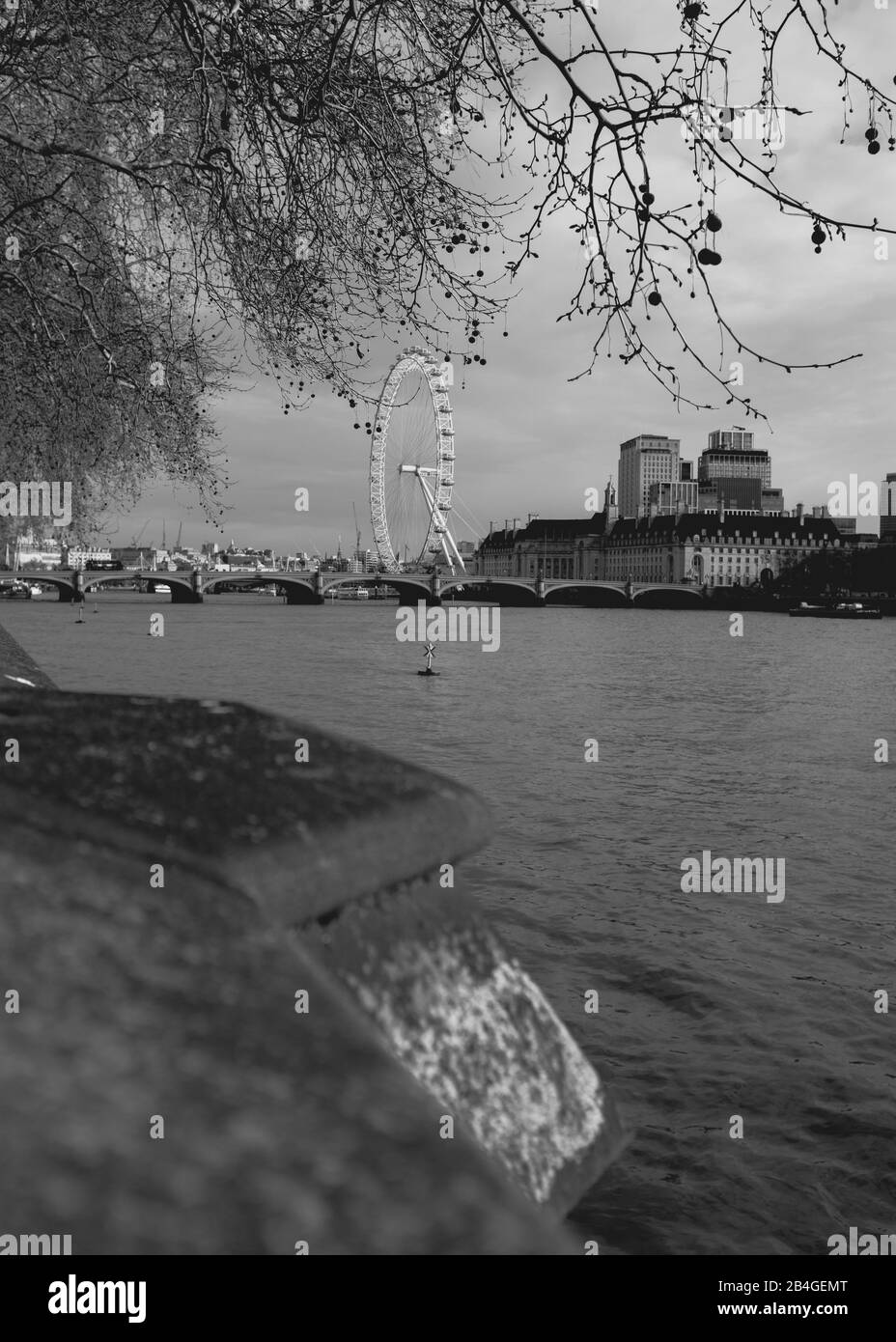 Busy river thames Black and White Stock Photos & Images - Alamy