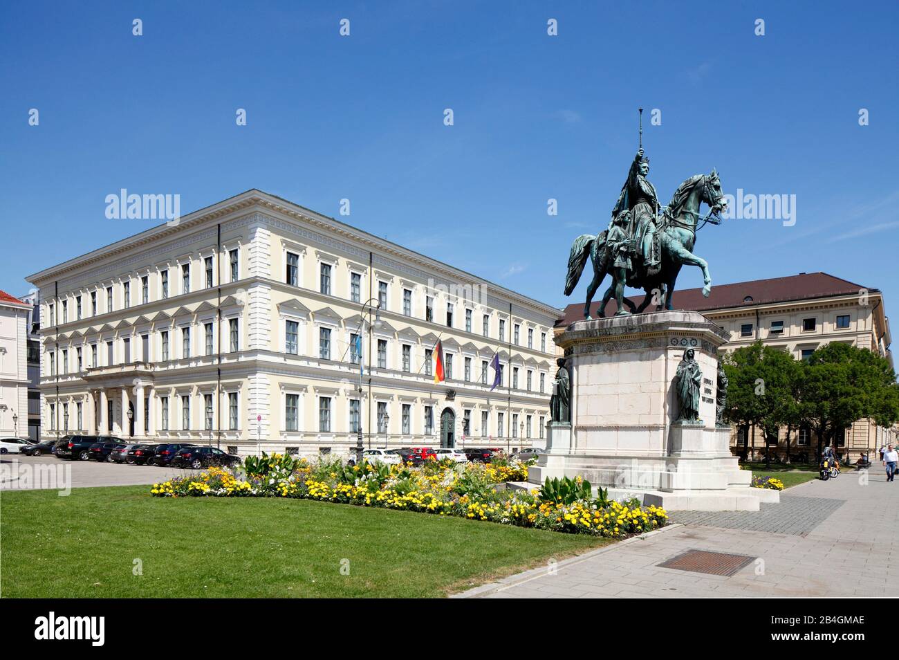 Equestrian statue of King Ludwig I and Palais Leuchtenberg, Bavarian State Ministry of Finance, Odeonsplatz, Munich, Upper Bavaria, Bavaria, Germany, Europe Stock Photo