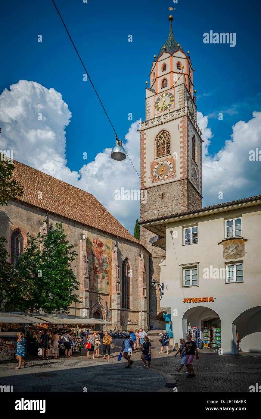 Italien, Südtirol, Alpen, Meran, Passer, Kirche, Stadtpfarrkirche, Pfarrkirche Stock Photo