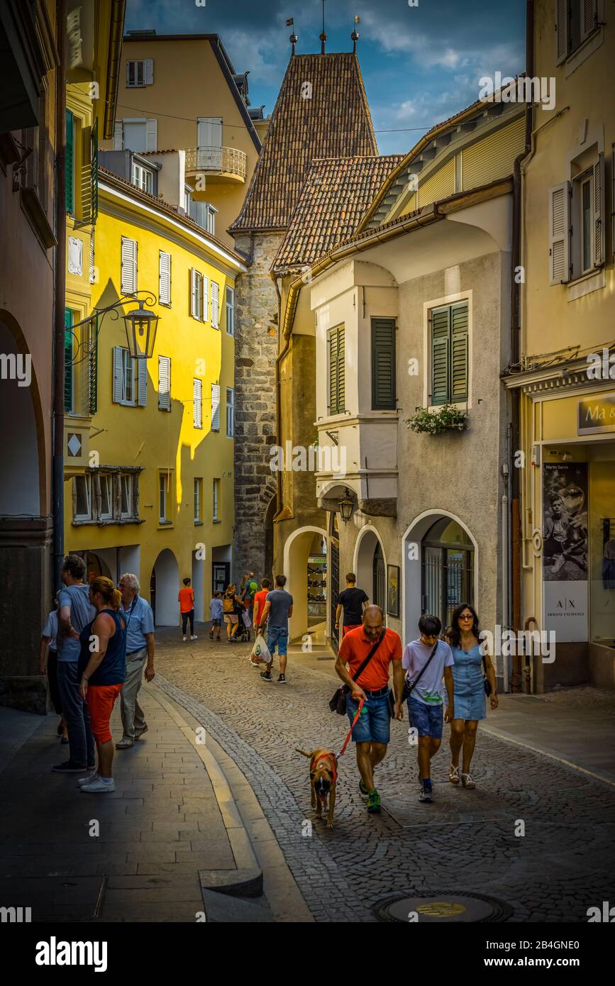 Italien, Südtirol, Alpen, Meran, Passeirertor, Tor, Stadtmauer Stock Photo